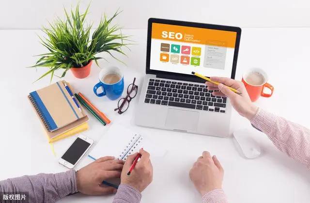 巴黎偶遇迪丽热巴邓为